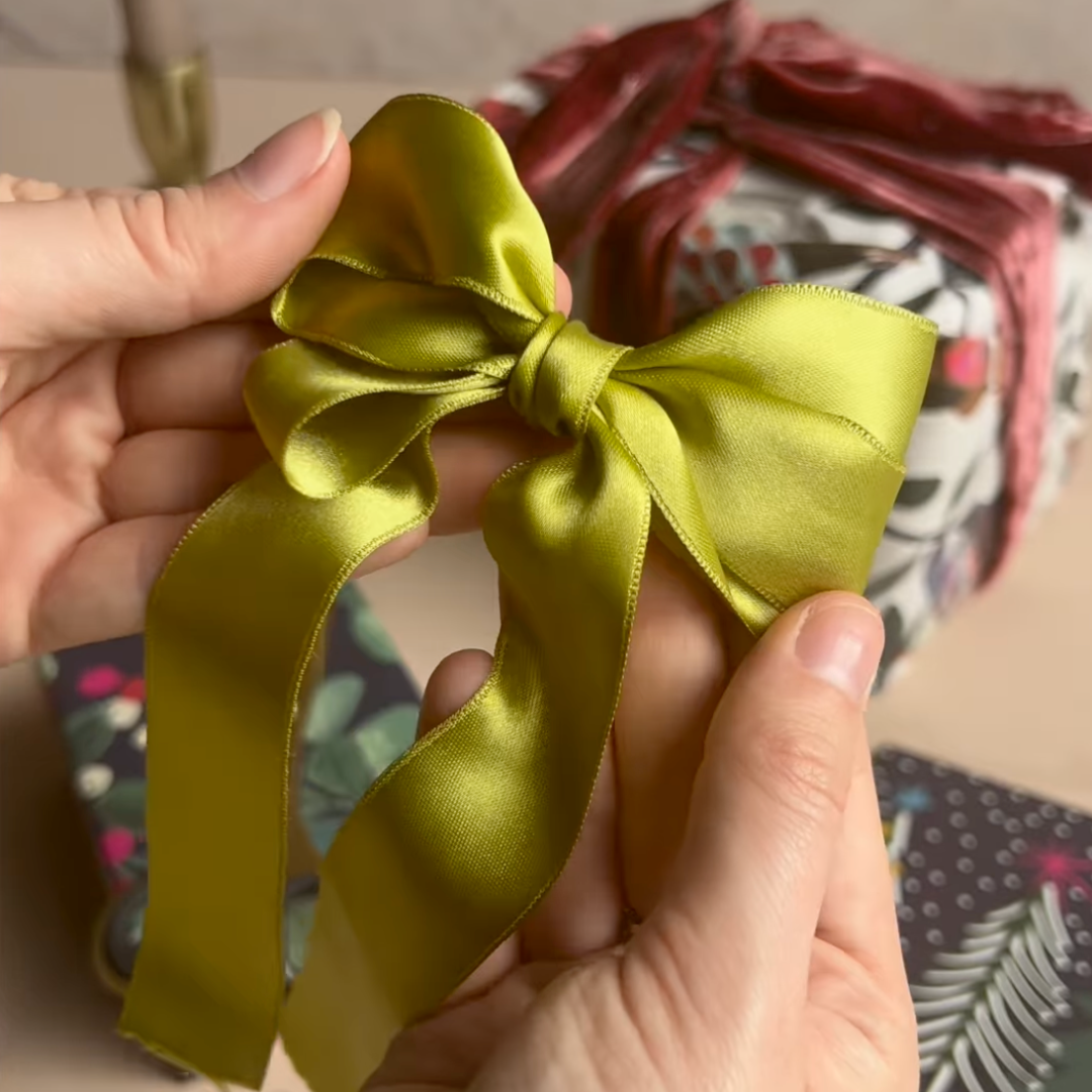 How to tie the perfect bow