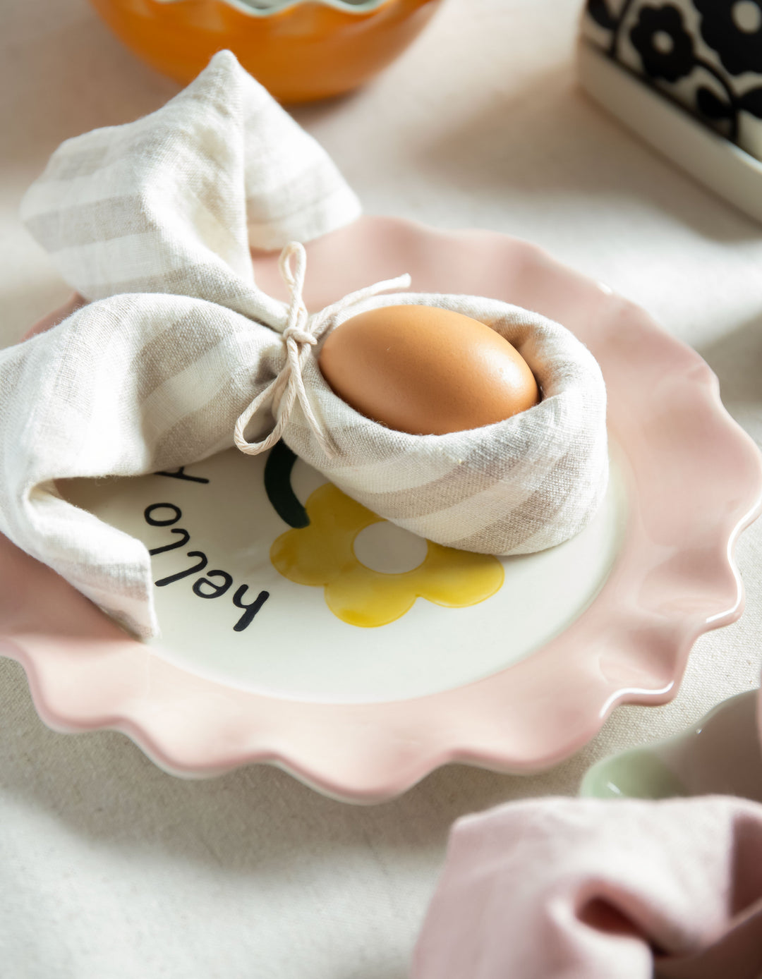 Spring Tablescaping just got cuter - hop to it!