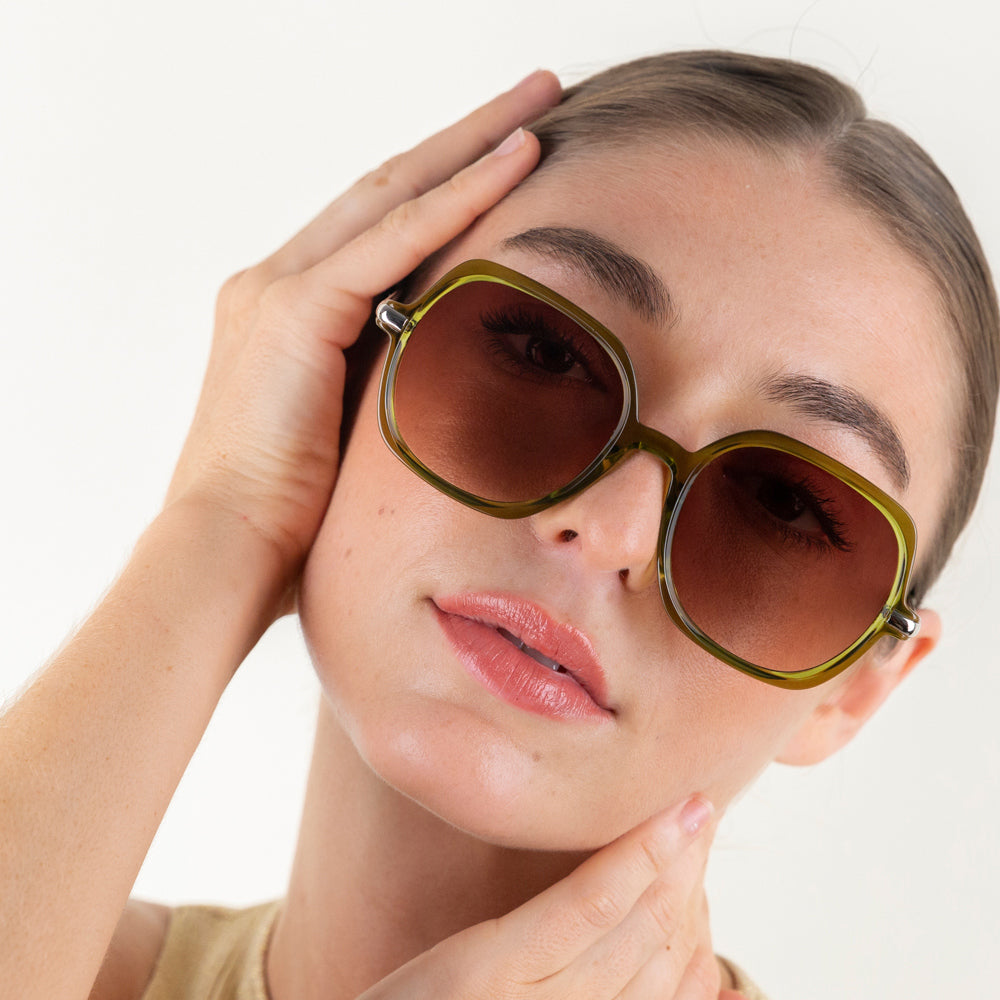 green square frame 'cher' sunglasses, made by Charly Therapy