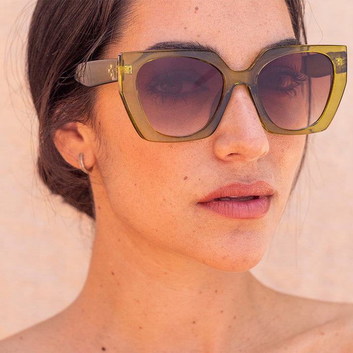 Charly Therapy kiwi Debbie UV protective sunglasses