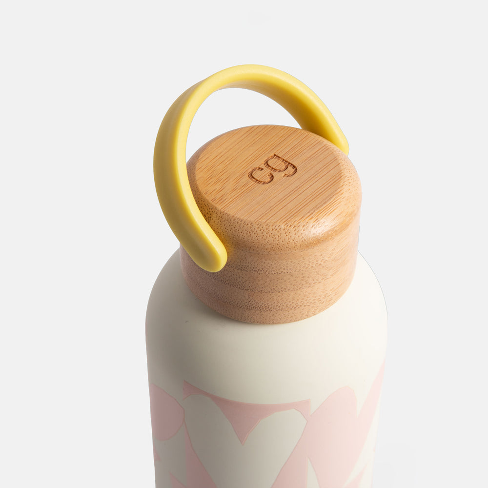 500ml metal water bottle with wooden leakproof lid and pink checked hearts design