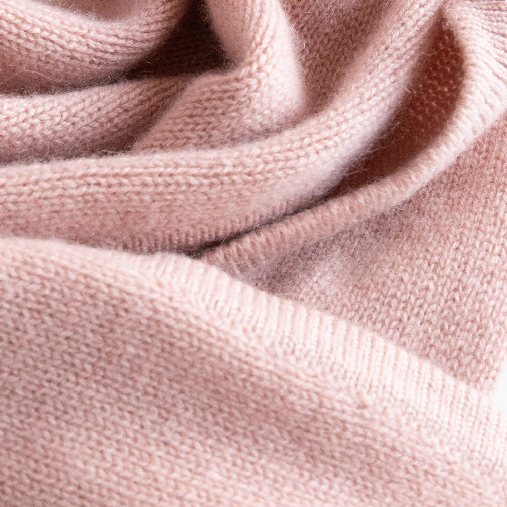 women's cashmere neck scarf in pale pink