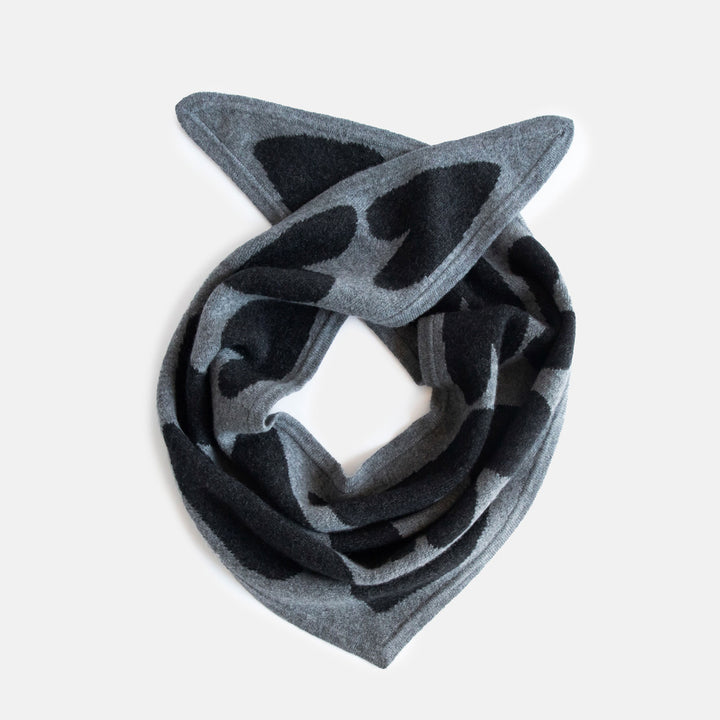 women's cashmere triangle scarf in light grey with dark grey hearts design