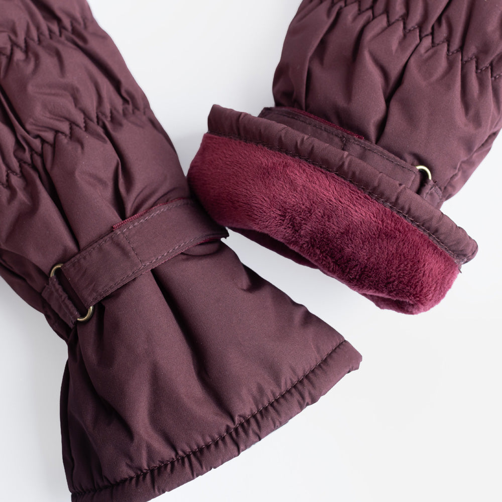 Alternative view of maroon padded mittens with a ruched, quilted finish.