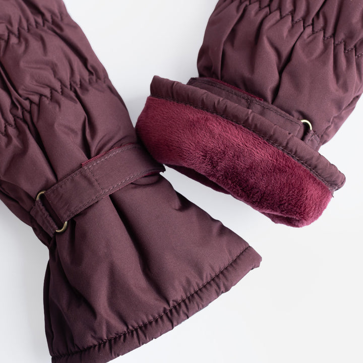 Alternative view of maroon padded mittens with a ruched, quilted finish.