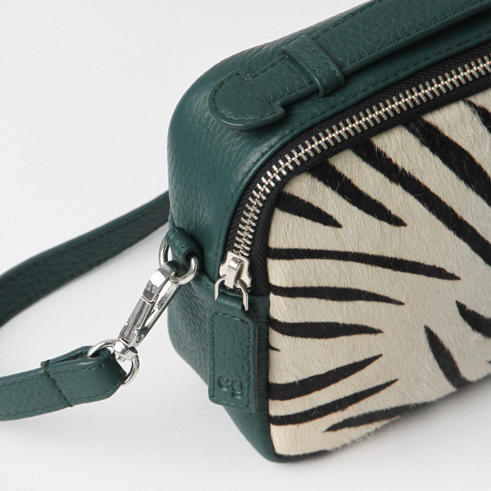 green-zebra-leather-top-handle-camera-bag-da6175-2