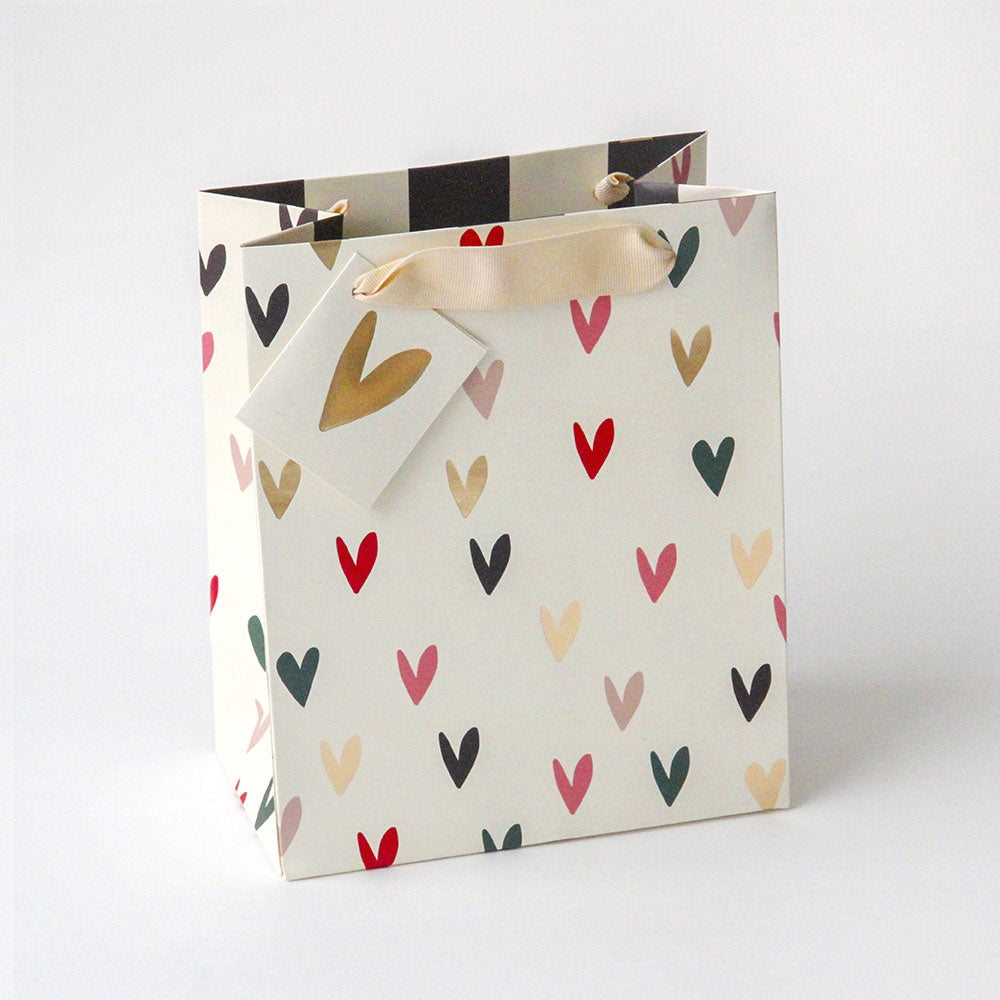 gift-bag-scattered-hearts-medium-gbs684-Wrap-1
